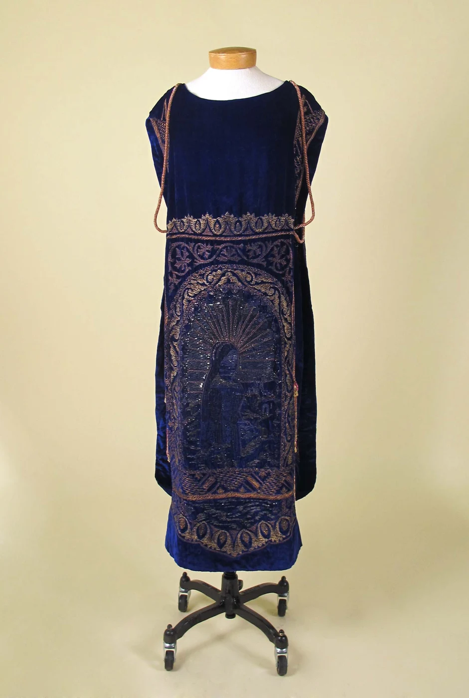 Indigo embroidered column